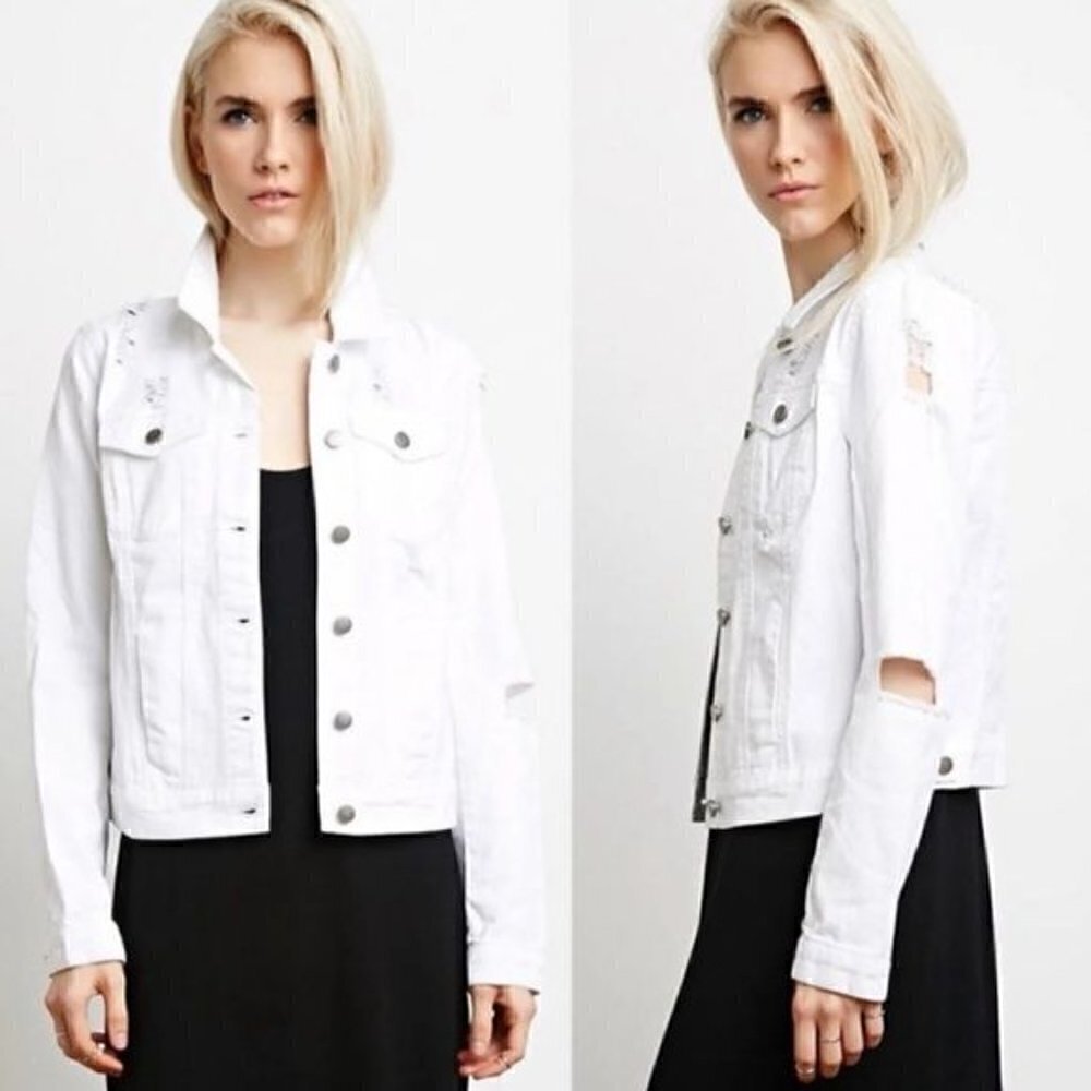 NWT Forever 21 White Denim Jean Trucker Jacket Destroyed Distressed Sz M
